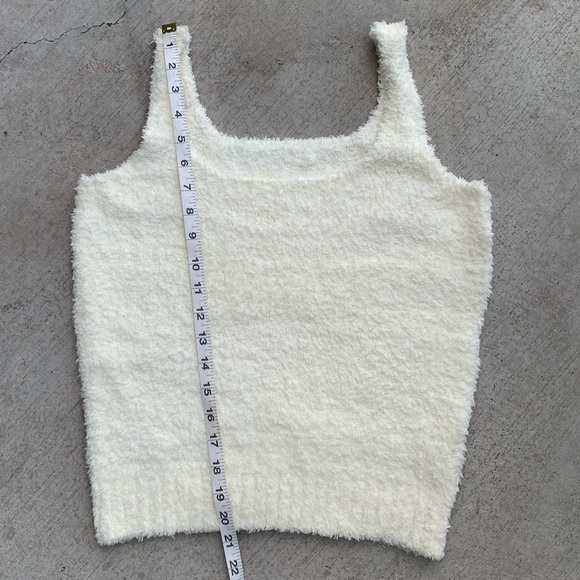 SKIMS Tank Top! Retail $52 - Picture 3 of 7